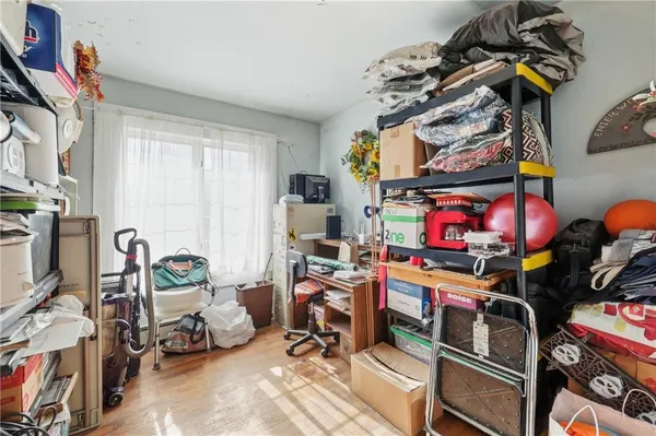 $415,000 | 38240 Hedge Lane, Paola, KS 66071