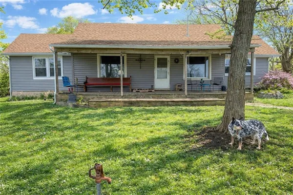 $415,000 | 38240 Hedge Lane, Paola, KS 66071