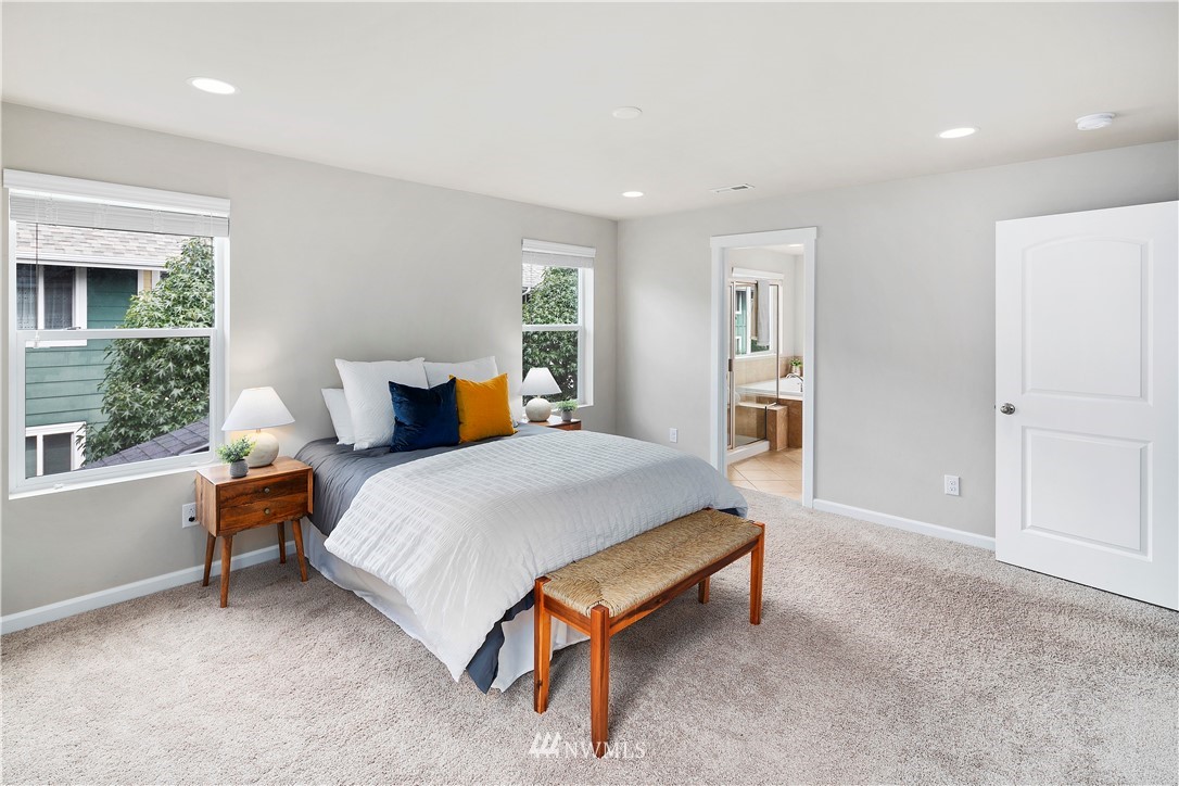450 Southwest 111th Street Seattle, WA 98146 - Photo 11 of 22 Gallery Image 11