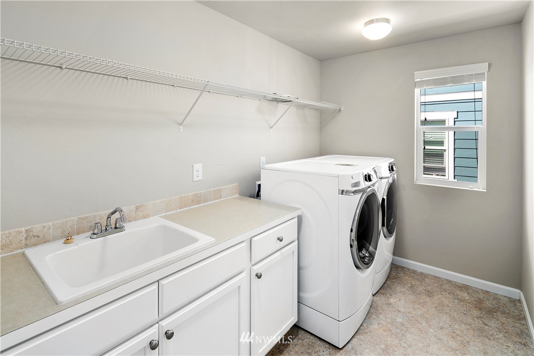 450 Southwest 111th Street Seattle, WA 98146 - Photo 17 of 22 Gallery Image 17