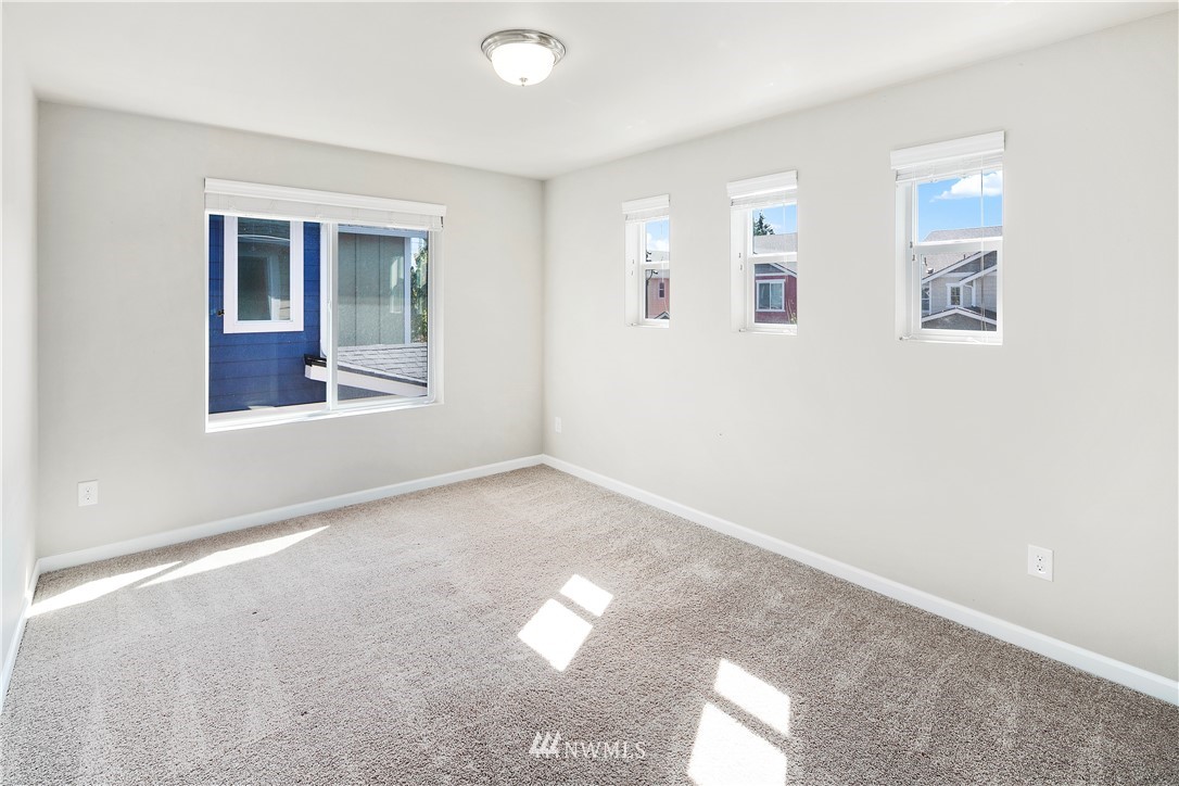450 Southwest 111th Street Seattle, WA 98146 - Photo 18 of 22 Gallery Image 18
