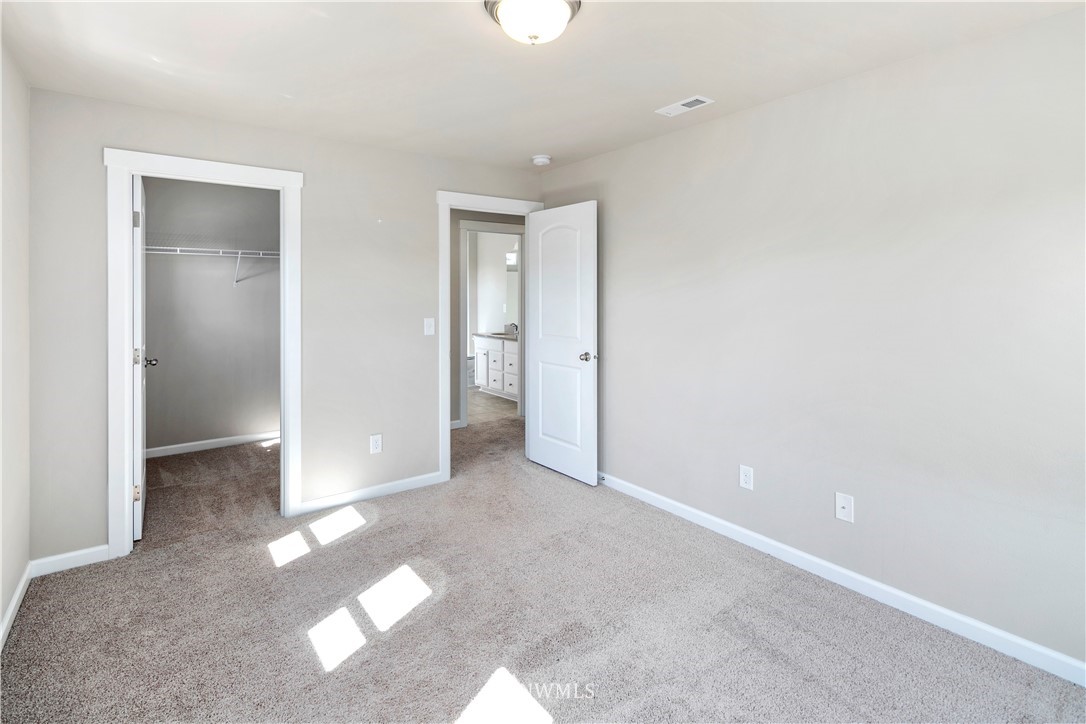 450 Southwest 111th Street Seattle, WA 98146 - Photo 19 of 22 Gallery Image 19