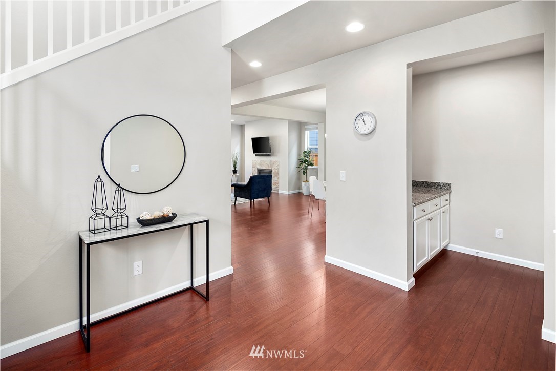 450 Southwest 111th Street Seattle, WA 98146 - Photo 20 of 22 Gallery Image 20