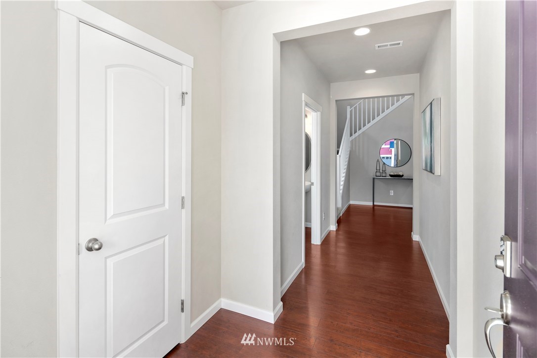 450 Southwest 111th Street Seattle, WA 98146 - Photo 22 of 22 Gallery Image 22