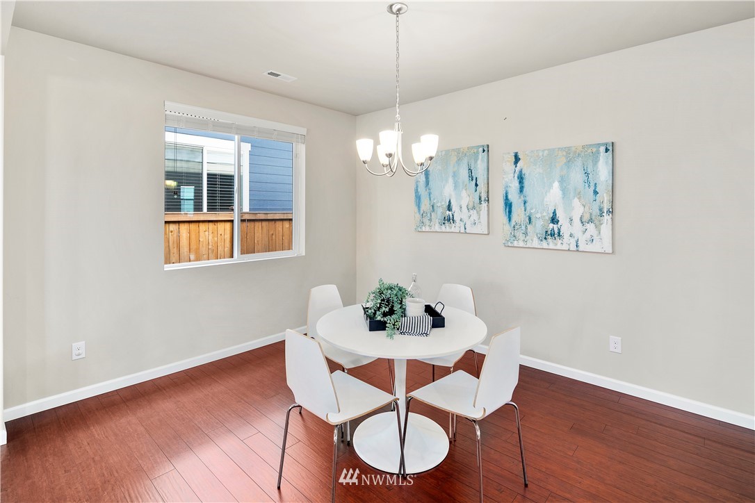 450 Southwest 111th Street Seattle, WA 98146 - Photo 5 of 22 Gallery Image 5