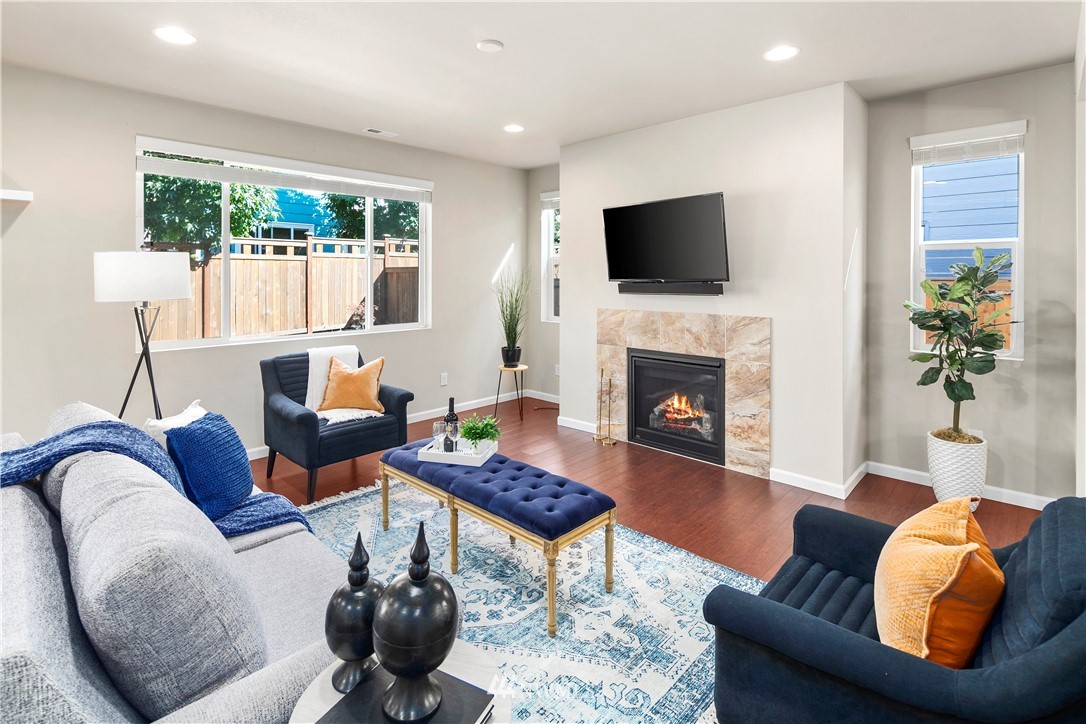 450 Southwest 111th Street Seattle, WA 98146 - Photo 6 of 22 Gallery Image 6
