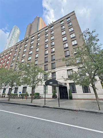 $450,000 | 280 Rector Place, Unit 1G | Battery Park City