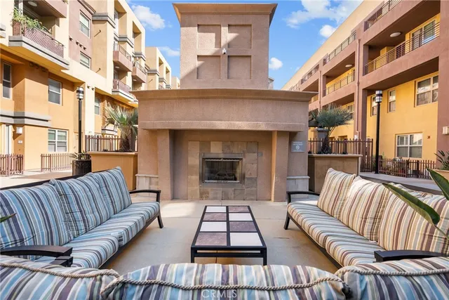 $750,000 | 201 East Angeleno Avenue, Unit 426, Burbank, CA 91502