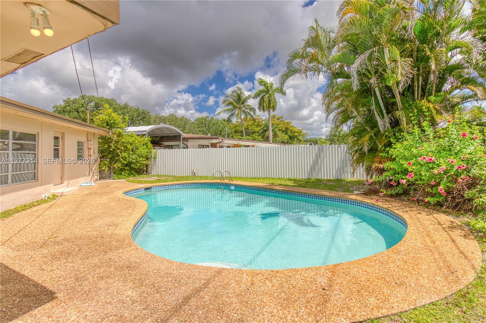 192 Southwest 62nd Terrace Plantation, FL 33317 - Photo 5 of 49