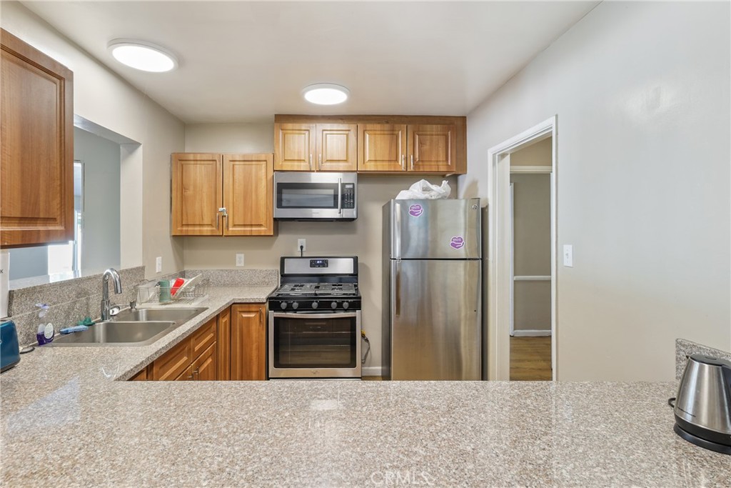 750 East Carson, Unit 67 Carson, CA 90745 - Photo 20 of 23 Community Kitchen