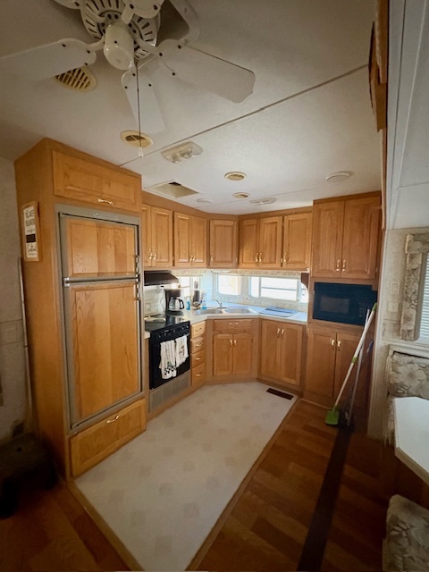 6-11 Woodhaven Sublette, IL 61367 - Photo 7 of 14
