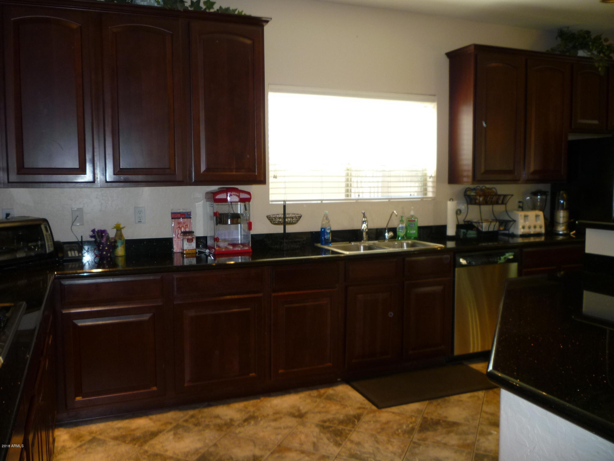 1210 East Pedro Road Phoenix, AZ 85042 - Photo 12 of 74 KITCHEN