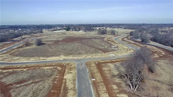 $293,200 | 14017 Crawford Creek Cir Lake, Lee's Summit, MO 64086