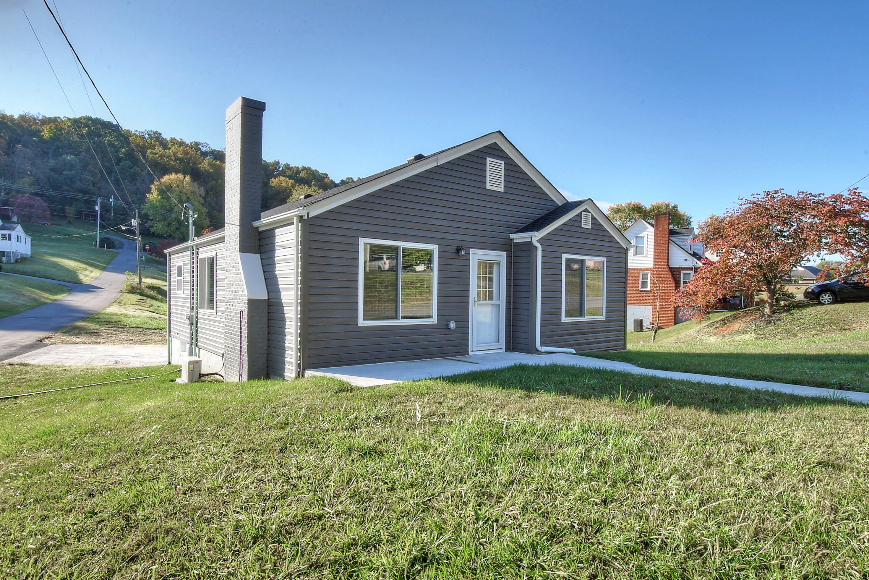1722 Siam Road Elizabethton, TN 37643 - Photo 1 of 38 1722 siam road elizabethton tn 37643 (2)