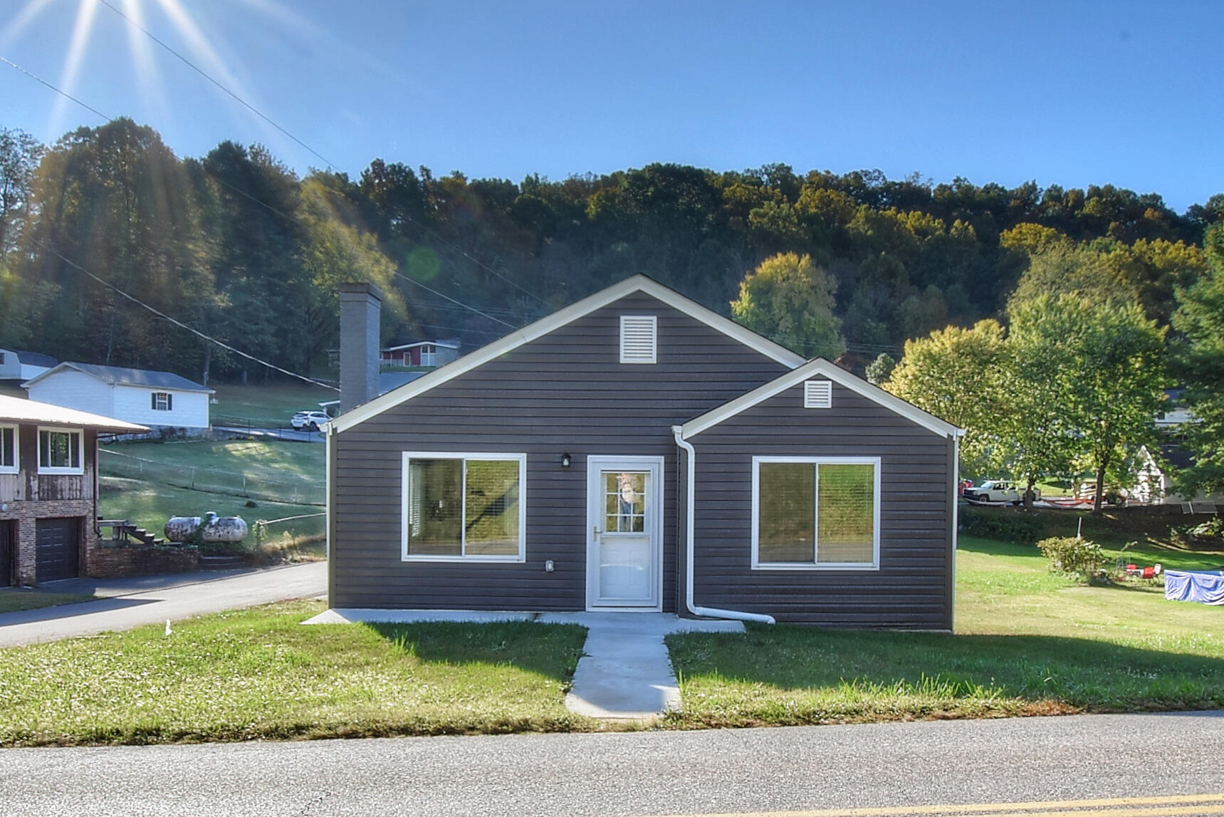 1722 Siam Road Elizabethton, TN 37643 - Photo 3 of 38 1722 siam road elizabethton tn 37643 (3)