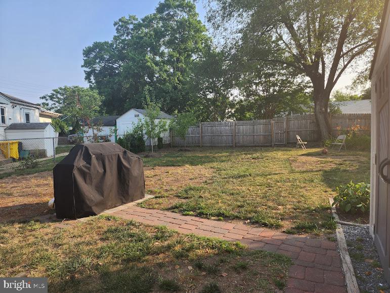 1 Wendover Road Glen Burnie, MD 21060 - Photo 31 of 41 Back flat yard