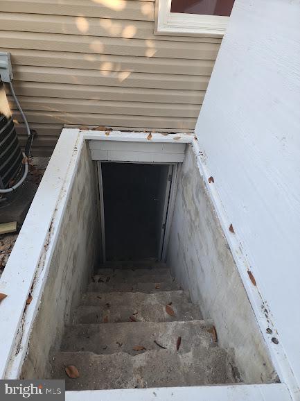 1 Wendover Road Glen Burnie, MD 21060 - Photo 35 of 41 Stairs to utility room