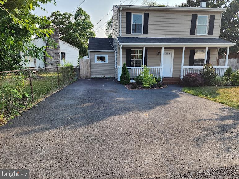 1 Wendover Road Glen Burnie, MD 21060 - Photo 5 of 41 Large front driveway 3-4 cars