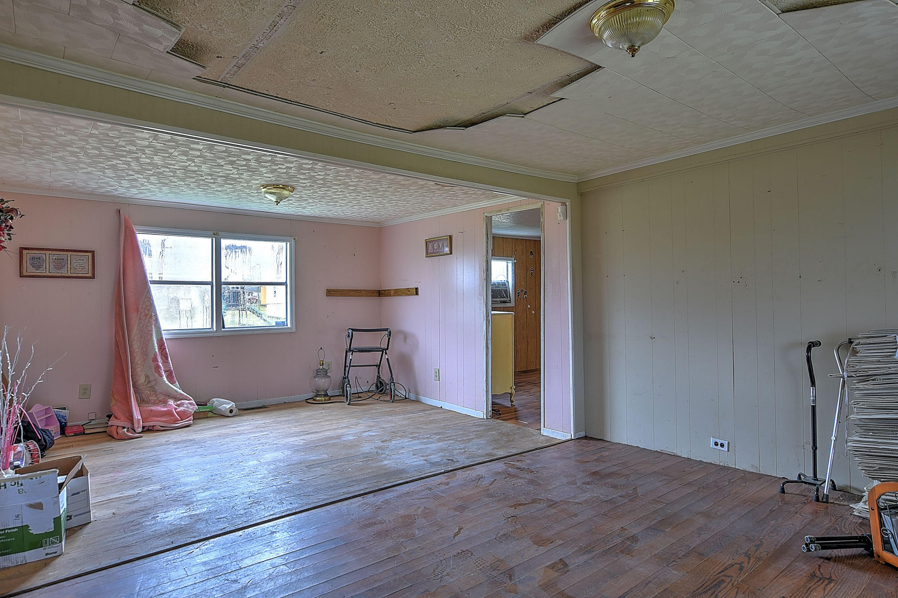 119 Beryl Fletcher Road Elizabethton, TN 37643 - Photo 3 of 19 119 Beryl Fletcher-4
