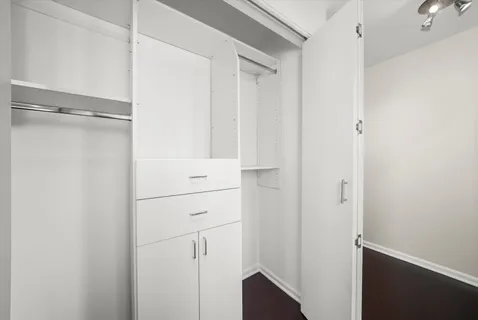 $499,000 | 345 North LaSalle Drive, Unit 2901, Chicago, IL 60654