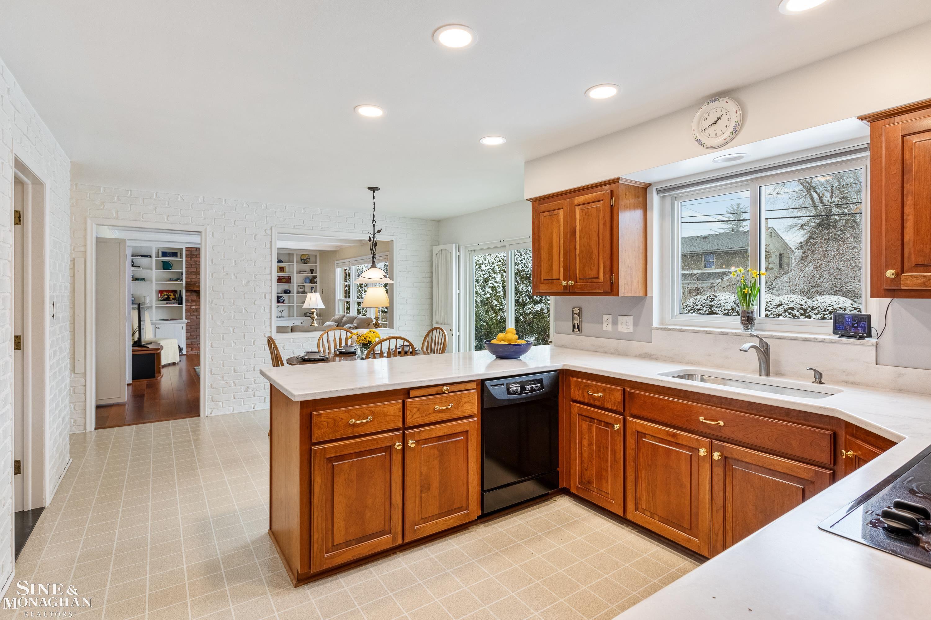 660 Pemberton Road Grosse Pointe Park, MI 48230 - Photo 10 of 50