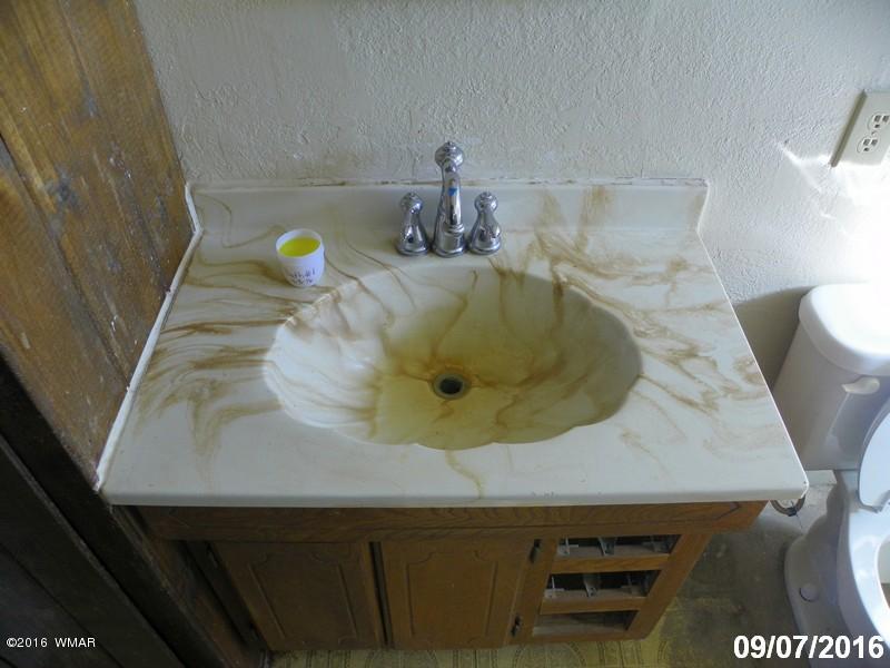 8299 Nutt Lane Snowflake, AZ 85937 - Photo 10 of 28 a close view of sink