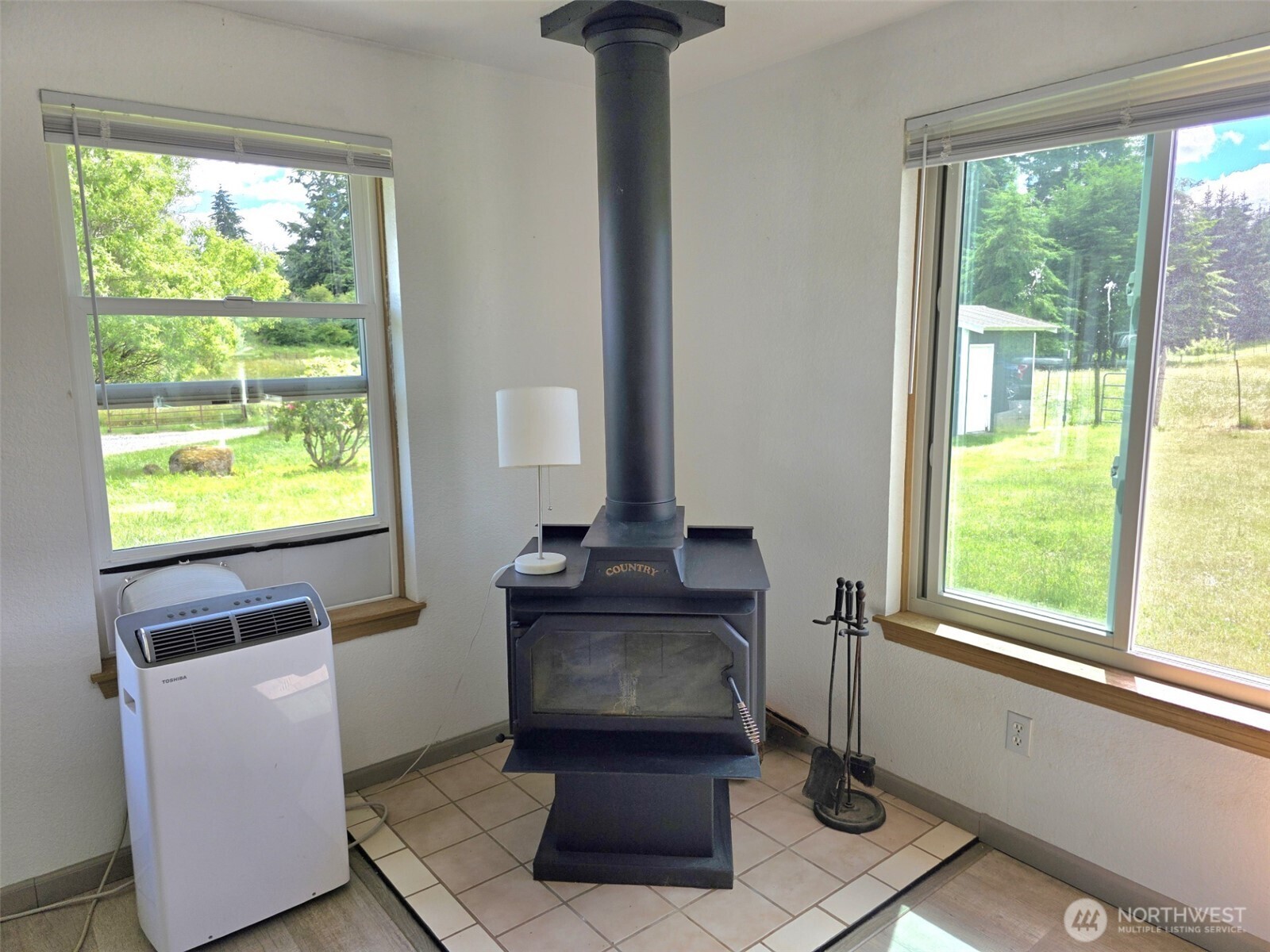 11916 Fillman Road Southeast Rainier, WA 98576 - Photo 10 of 33