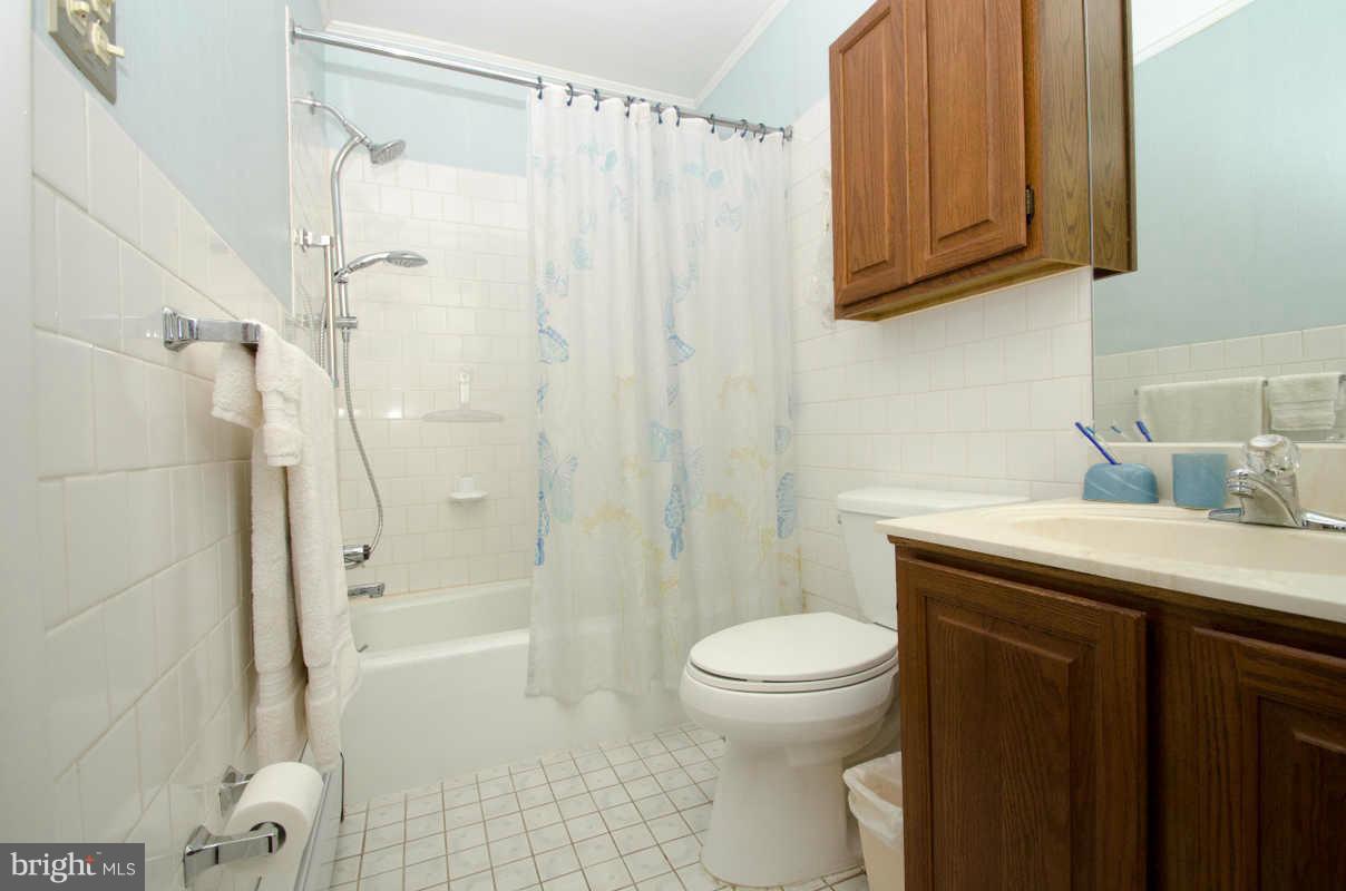 8332 Wicomico Road Pasadena, MD 21122 - Photo 18 of 19 Bath