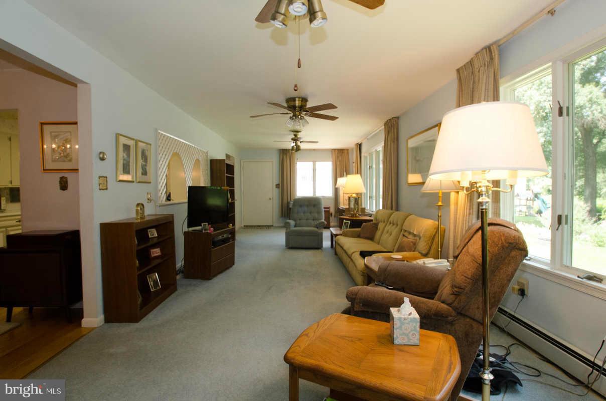 8332 Wicomico Road Pasadena, MD 21122 - Photo 6 of 19 Family Room