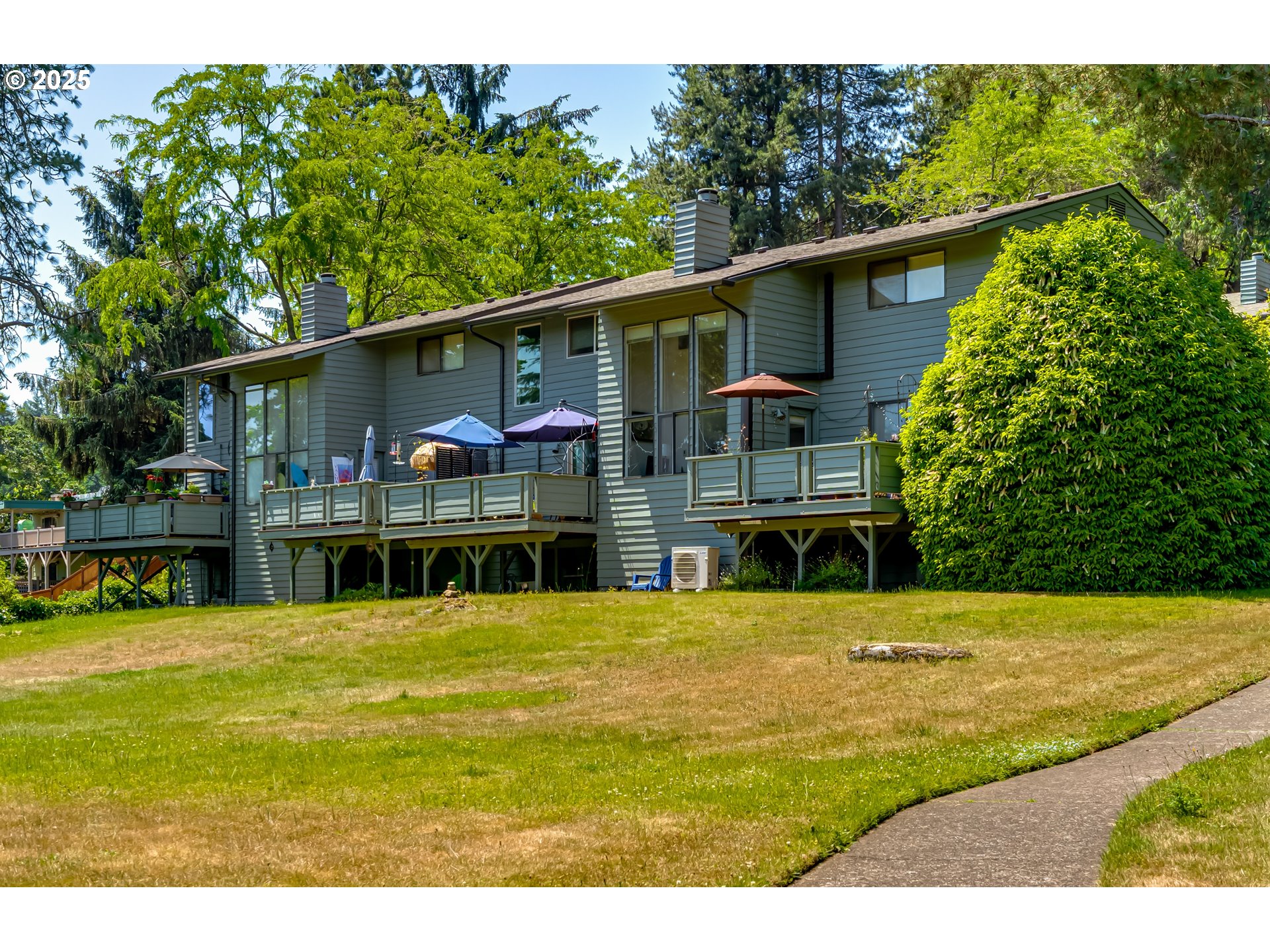 4427 Fox Hollow Road, Unit 5 Eugene, OR 97405 - Photo 2 of 39 Gallery Image 2