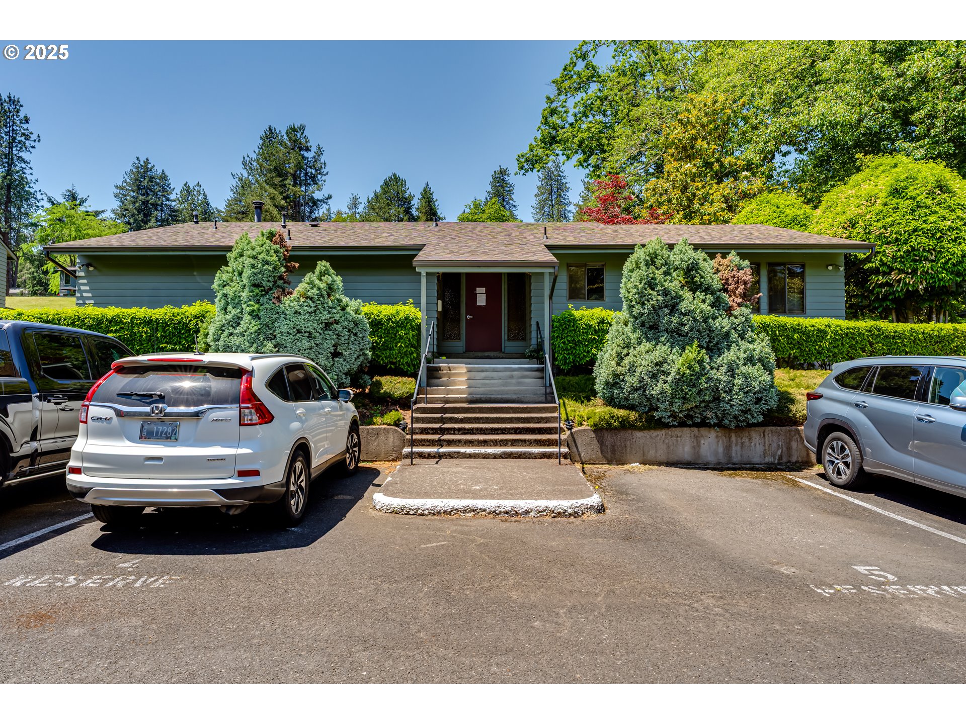 4427 Fox Hollow Road, Unit 5 Eugene, OR 97405 - Photo 29 of 39 Gallery Image 29