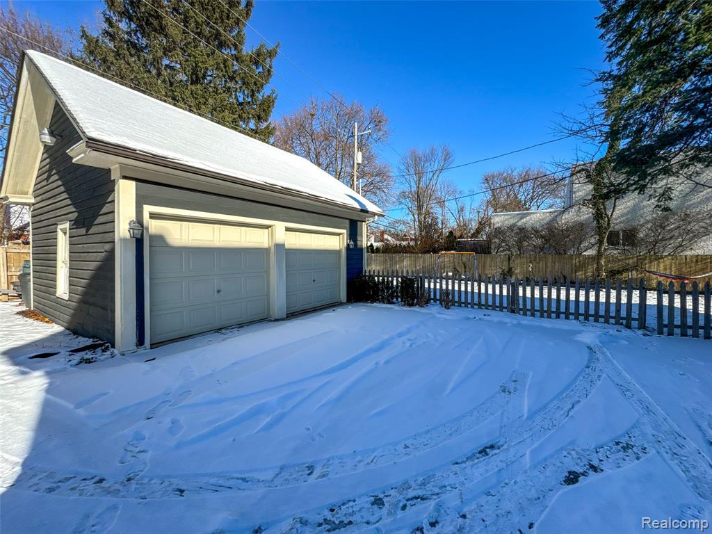 1119 East Maple Road Birmingham, MI 48009 - Photo 41 of 41 Gallery Image 41