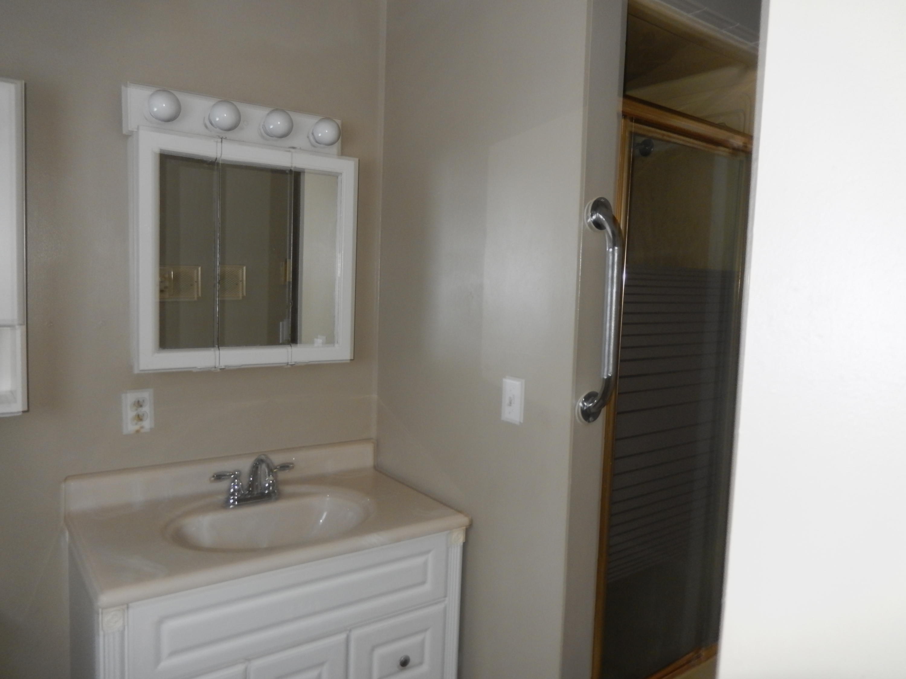 2110 Ruritan Road Roanoke, VA 24012 - Photo 9 of 19 Bathroom