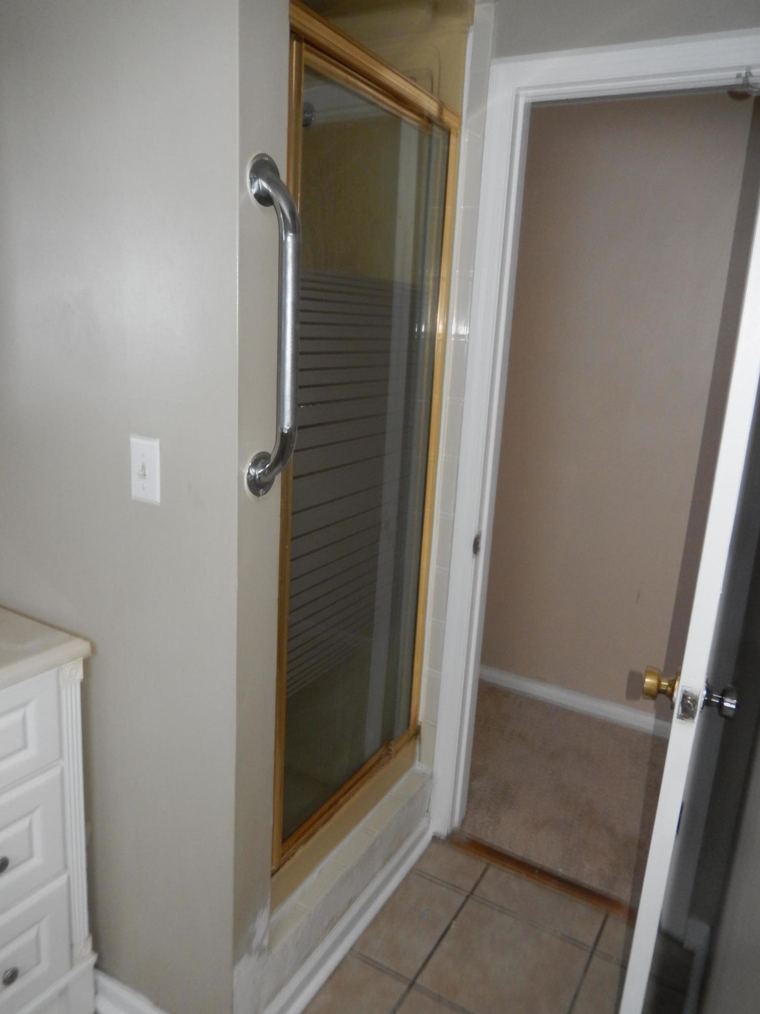 2110 Ruritan Road Roanoke, VA 24012 - Photo 10 of 19 Bathroom