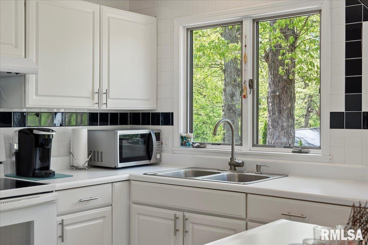 242 Stephenson Lane Dawson, IL 62520 - Photo 17 of 62