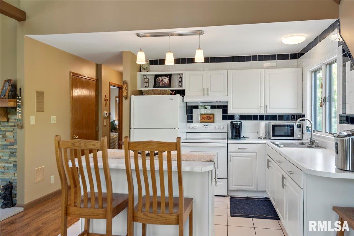 242 Stephenson Lane Dawson, IL 62520 - Photo 19 of 62