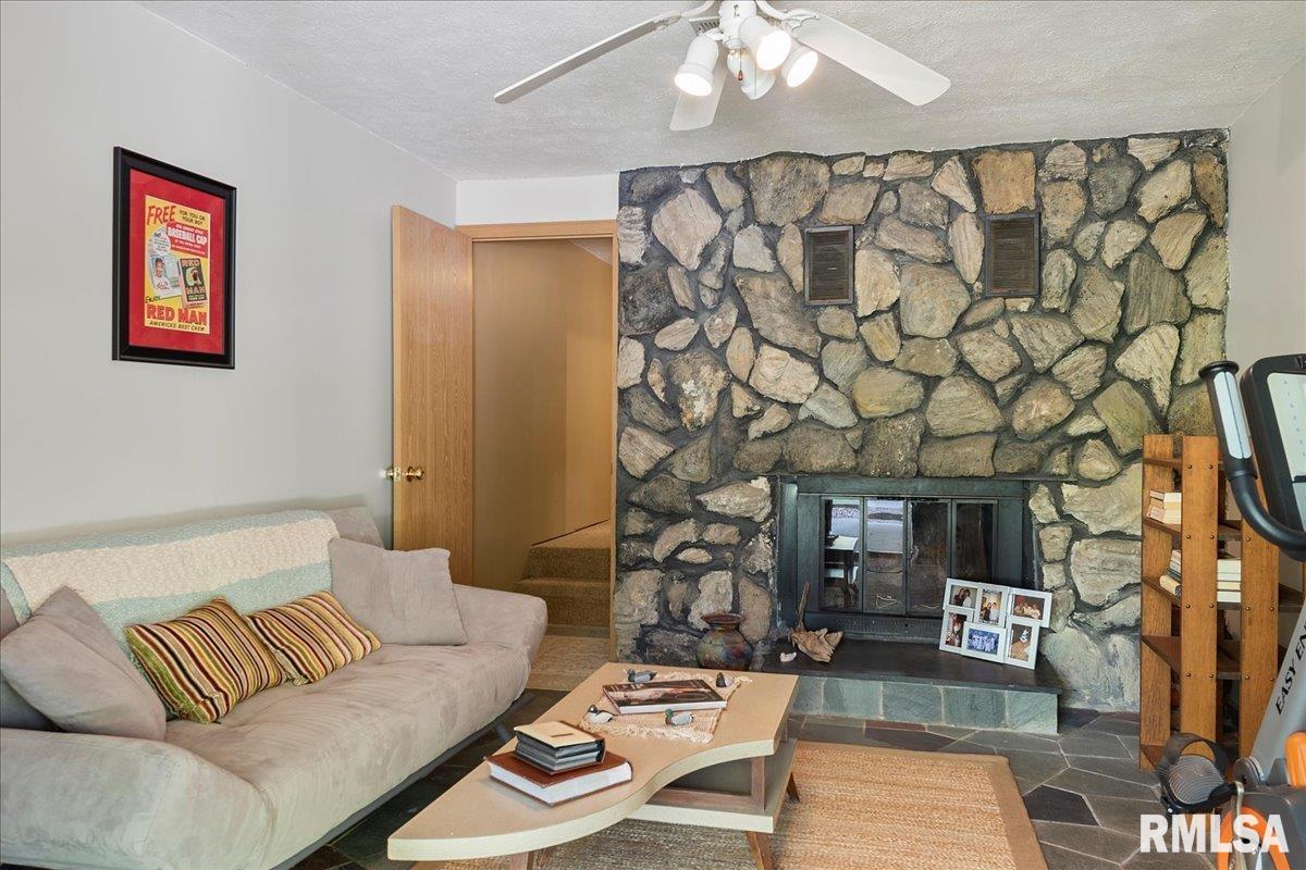 242 Stephenson Lane Dawson, IL 62520 - Photo 35 of 62