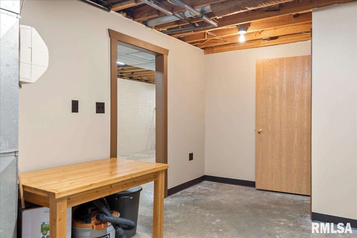 242 Stephenson Lane Dawson, IL 62520 - Photo 38 of 62