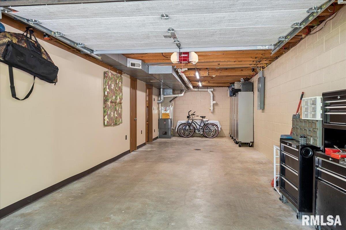 242 Stephenson Lane Dawson, IL 62520 - Photo 39 of 62