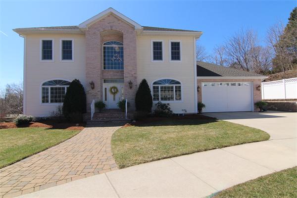30 Murdoch Road Stoneham, MA 02180 - Photo 1 of 30 Gallery Image 1