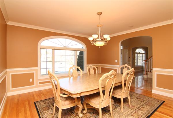 30 Murdoch Road Stoneham, MA 02180 - Photo 5 of 30 Gallery Image 5