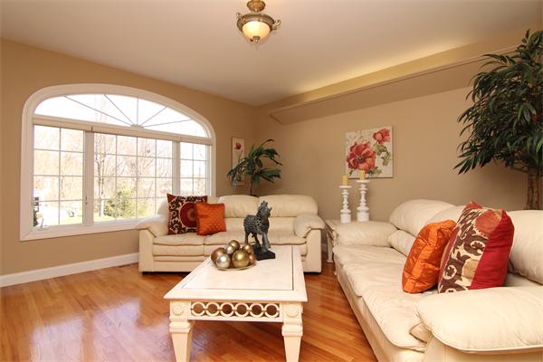 30 Murdoch Road Stoneham, MA 02180 - Photo 6 of 30 Gallery Image 6