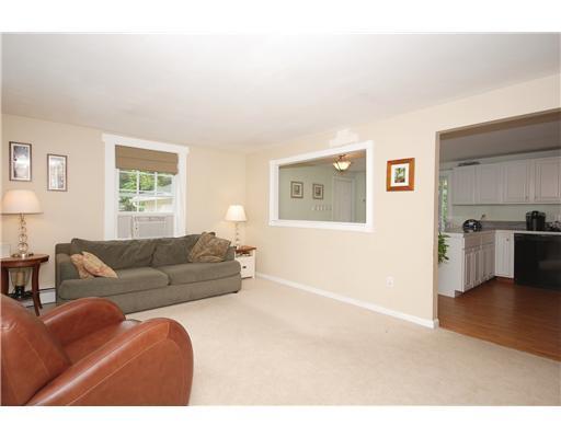 18 Gromble Way Windham, ME 04062 - Photo 6 of 22 Living Room.