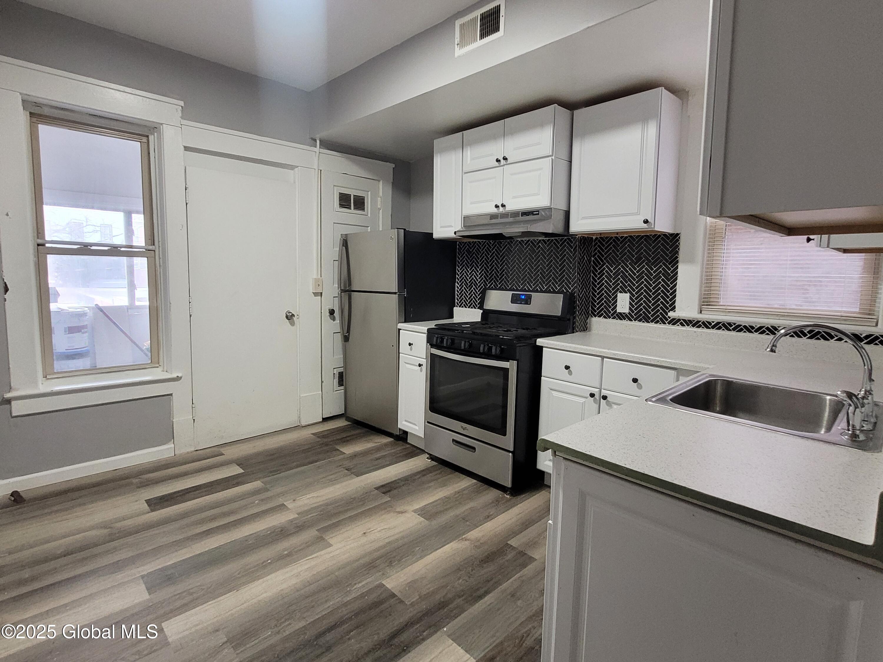 151 4th Street, Unit 2B Troy, NY 12180 - Photo 4 of 12 4