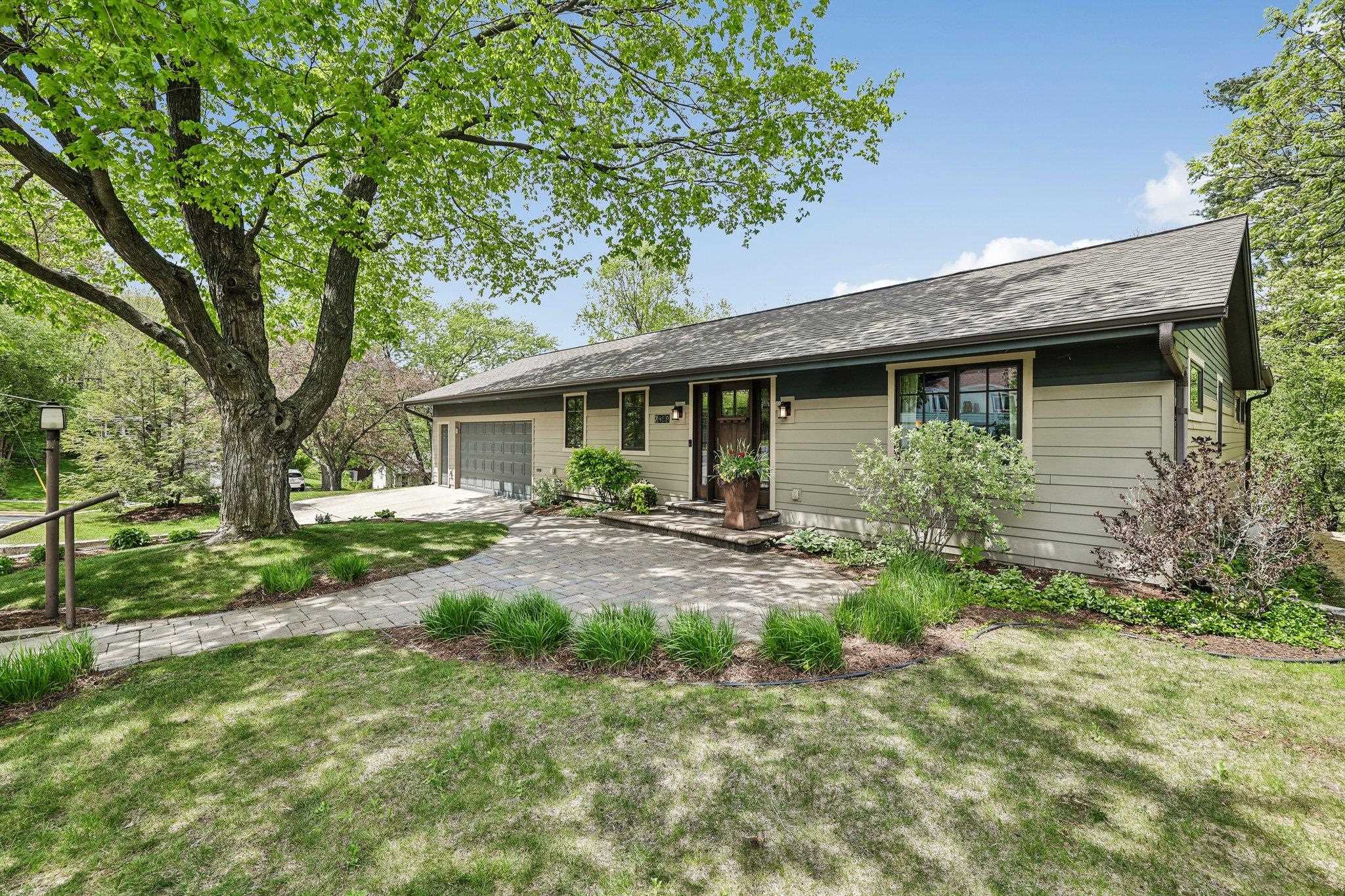 7450 South S Middleton, WI 53562 - Photo 4 of 51
