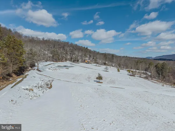 $300,000 | 21697 View Drive, Three Springs, PA 17264