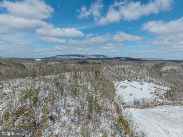 $300,000 | 21697 View Drive, Three Springs, PA 17264