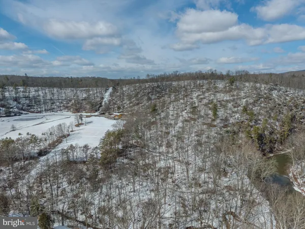 $300,000 | 21697 View Drive, Three Springs, PA 17264