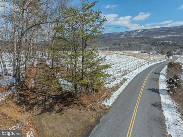 $300,000 | 21697 View Drive, Three Springs, PA 17264