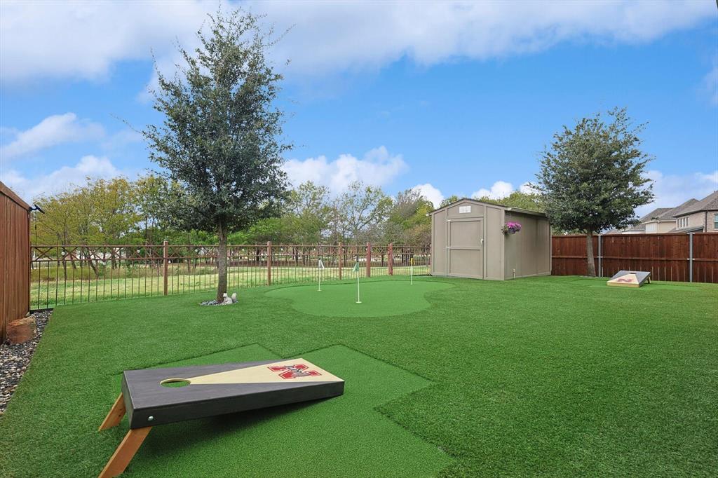 1601 Twistleaf Road Flower Mound, TX 76226 - Photo 6 of 39 a view of a park with a large trees